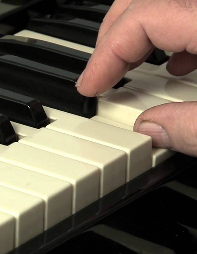 So sánh đàn piano điện Hammond HA 1500 với các sản phẩm khác