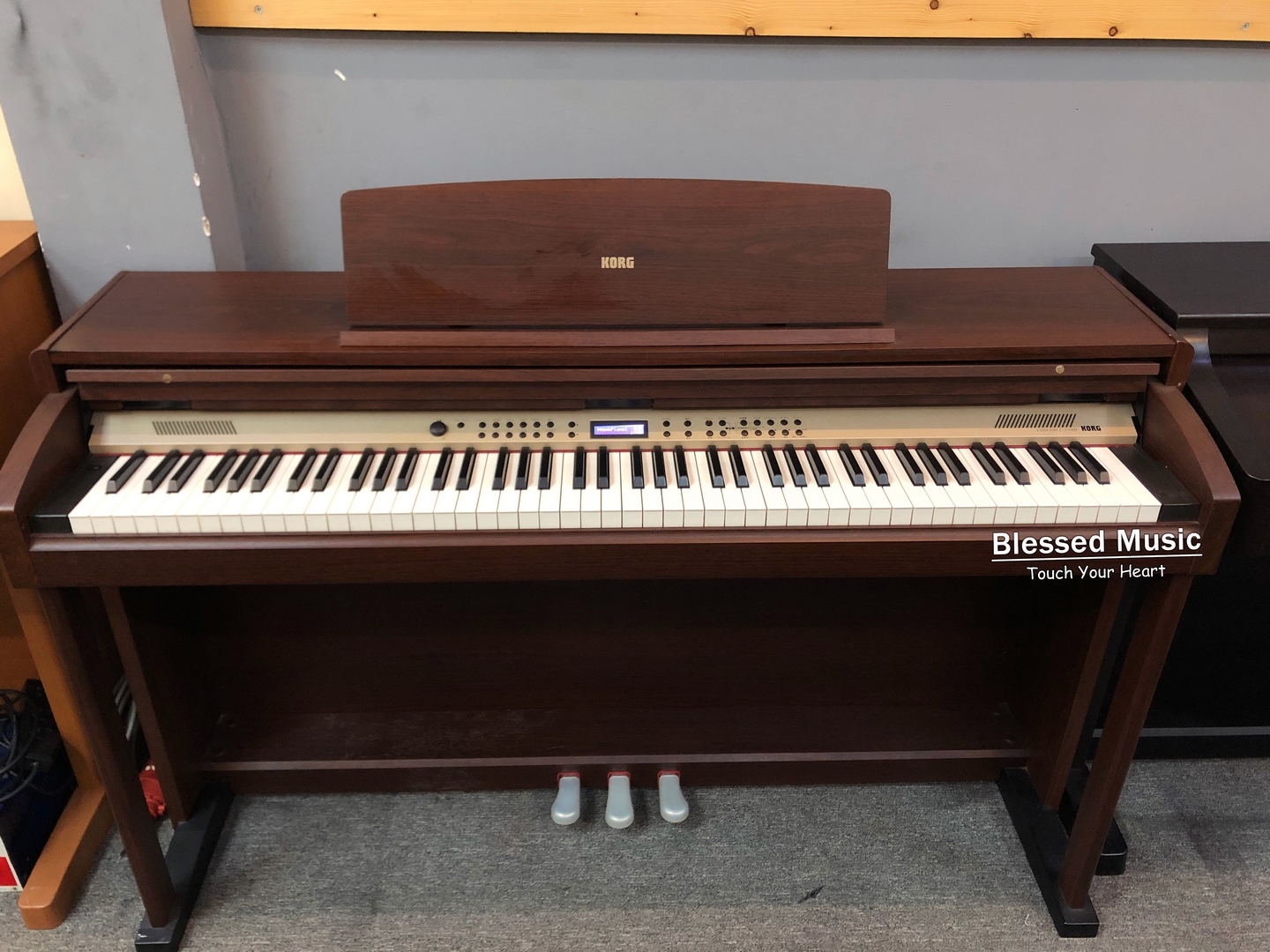 So sánh Korg C 570 với các mẫu đàn piano điện khác