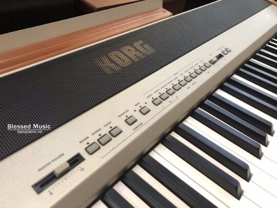 Đánh giá tổng quan về đàn piano điện Korg SP 300