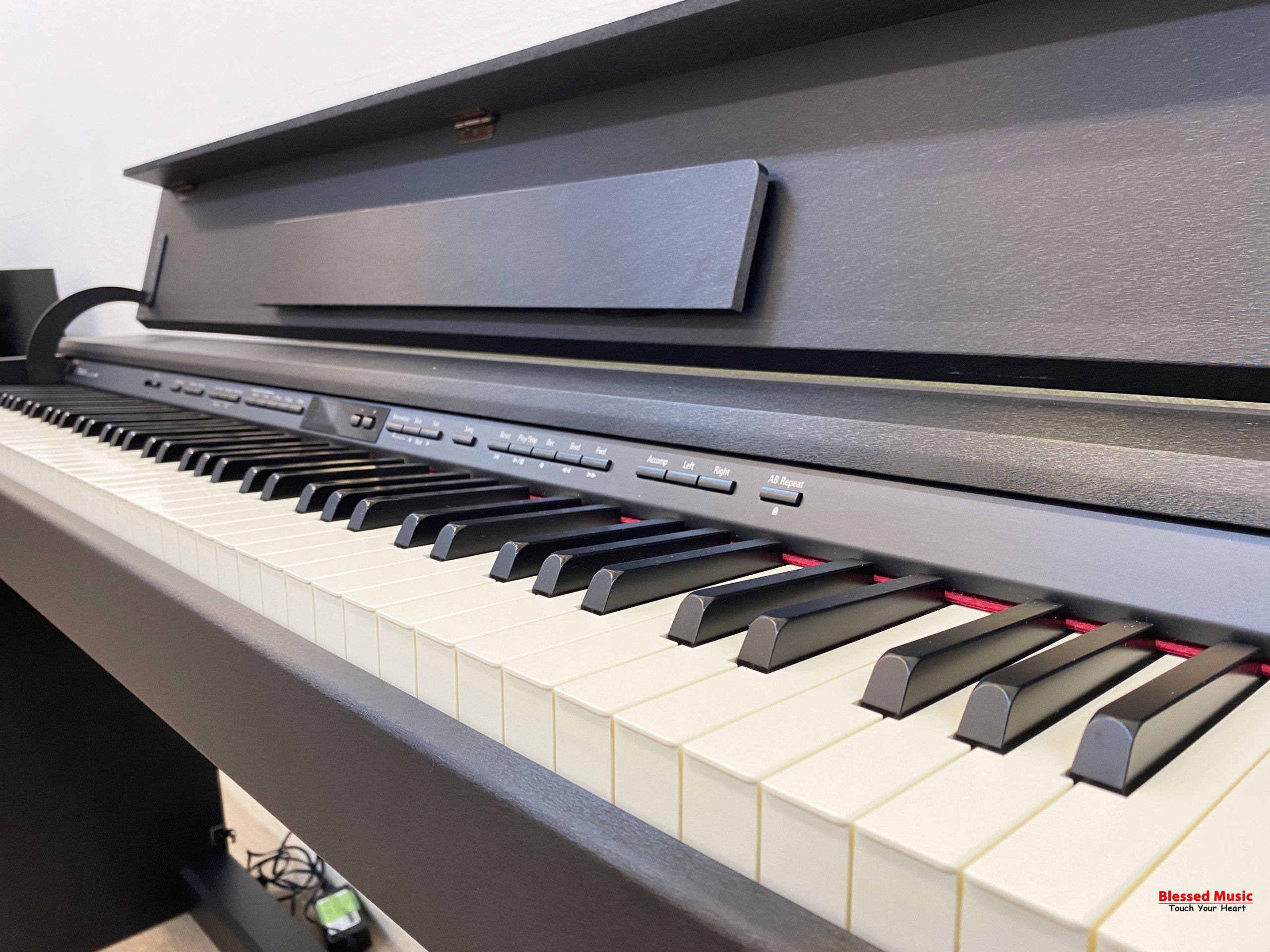 So sánh Roland DP 90SPW với các mẫu đàn piano điện khác