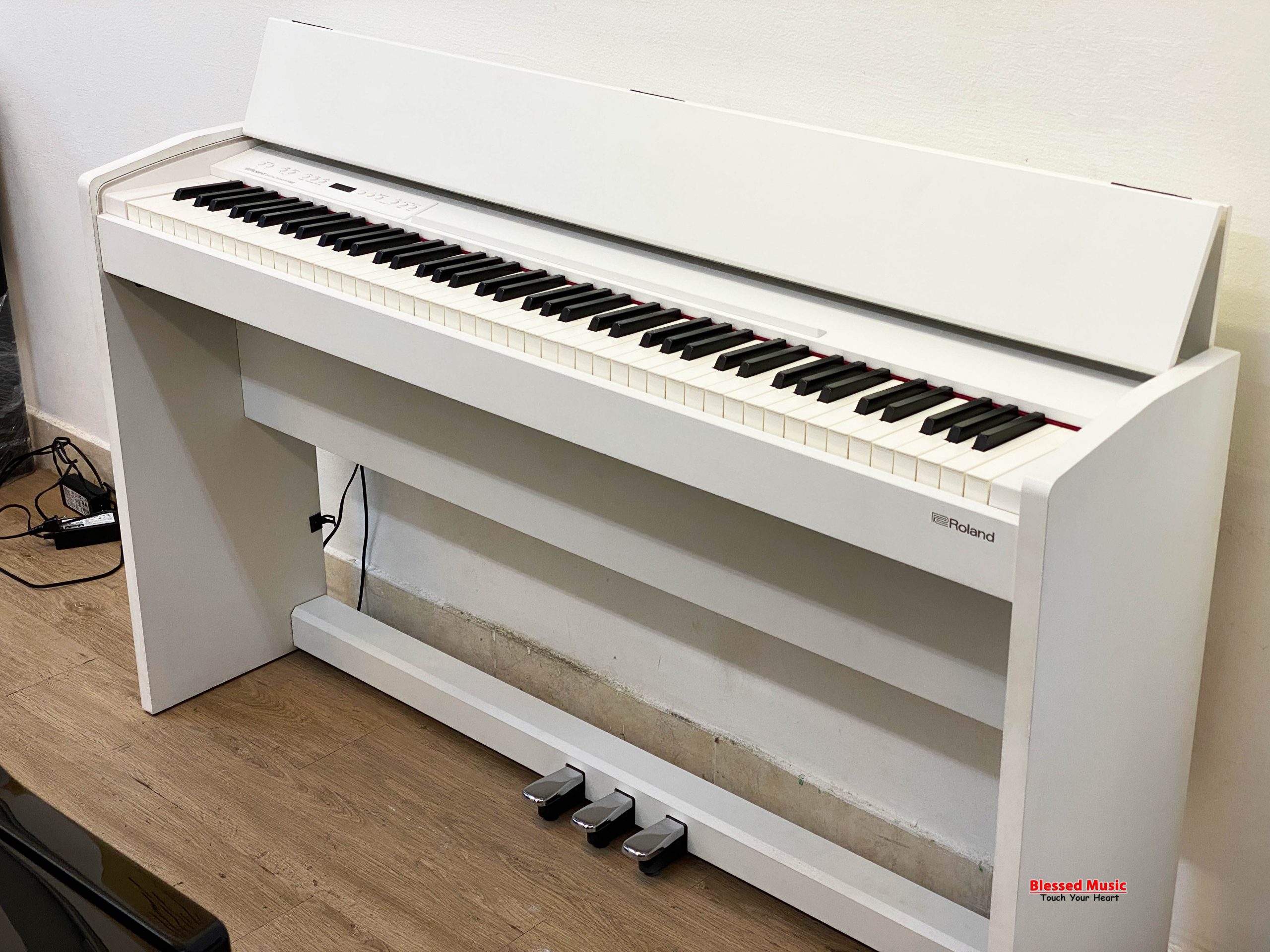 Đánh giá tổng quan về đàn Piano điện Roland F140R