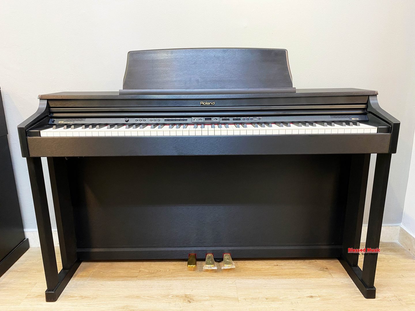Đánh giá tổng quan về đàn piano điện Roland HP 205