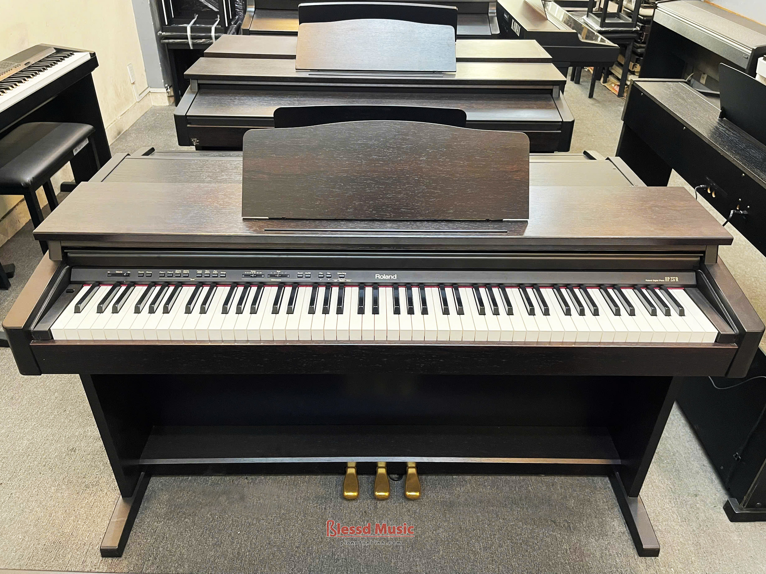 So sánh Roland HP 237 với các mẫu đàn piano điện khác