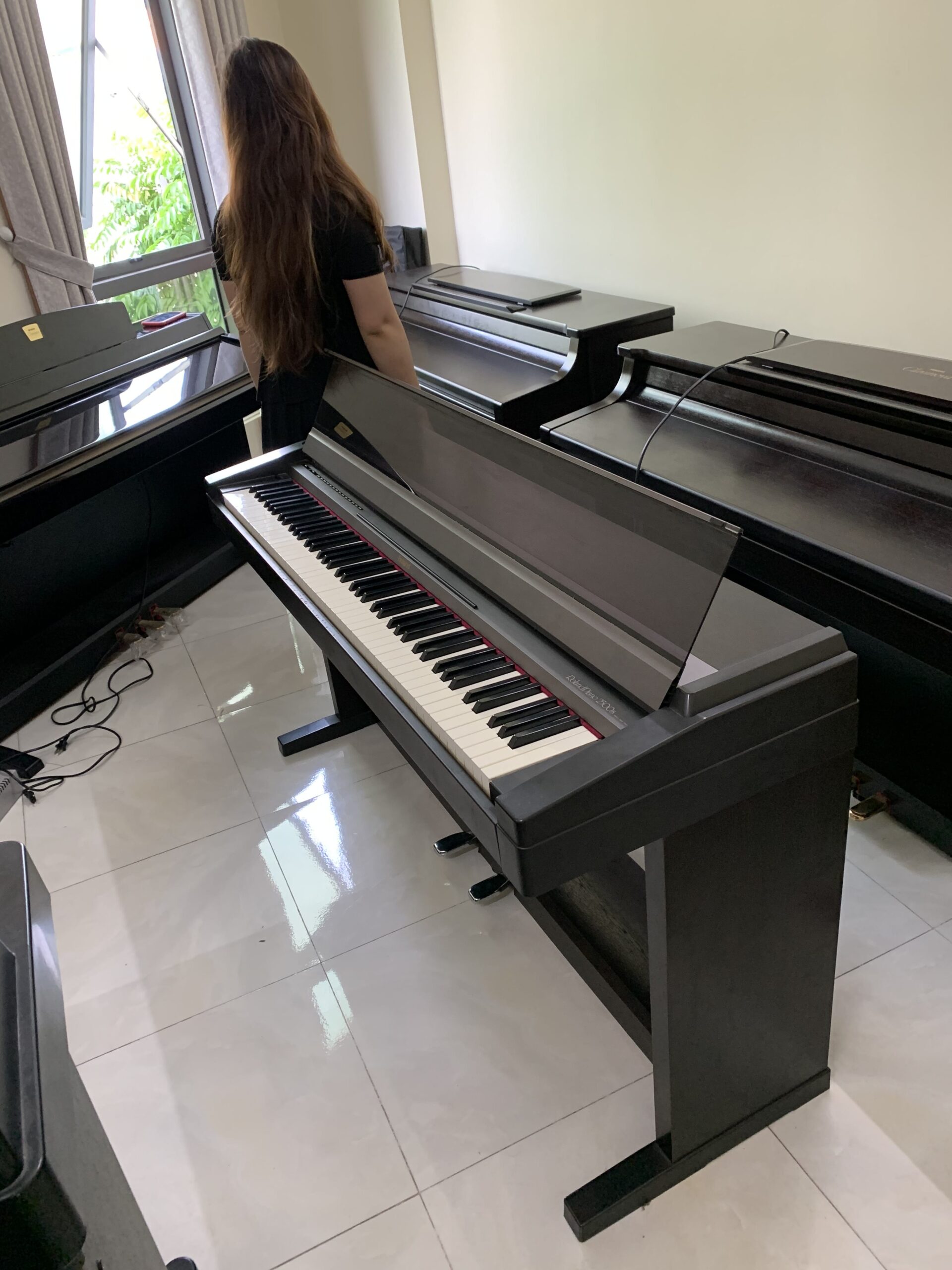 So sánh Roland HP 2500s với các mẫu đàn Piano điện khác