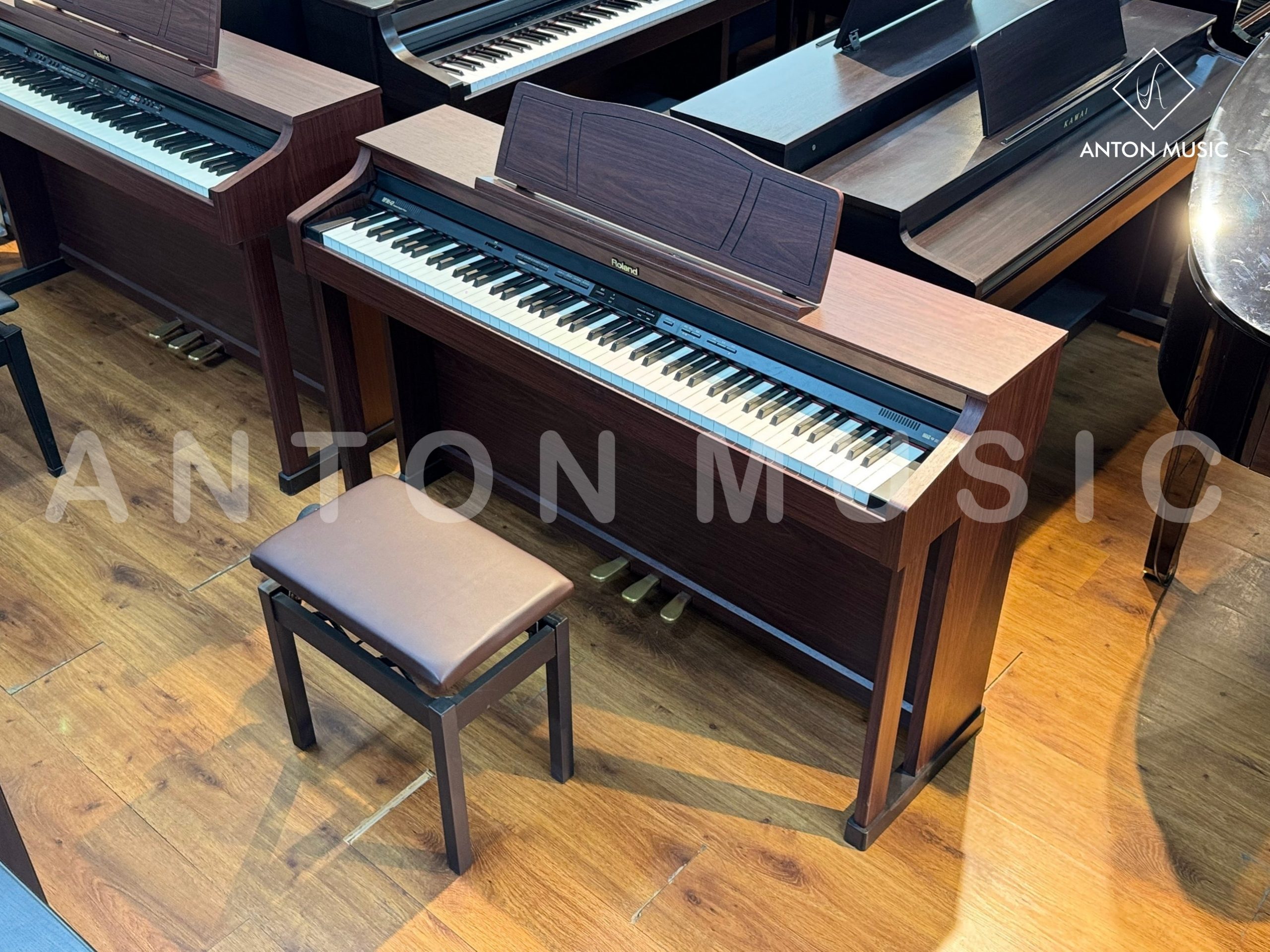 So sánh Đàn Piano Điện Roland HP 305GP với các dòng sản phẩm khác