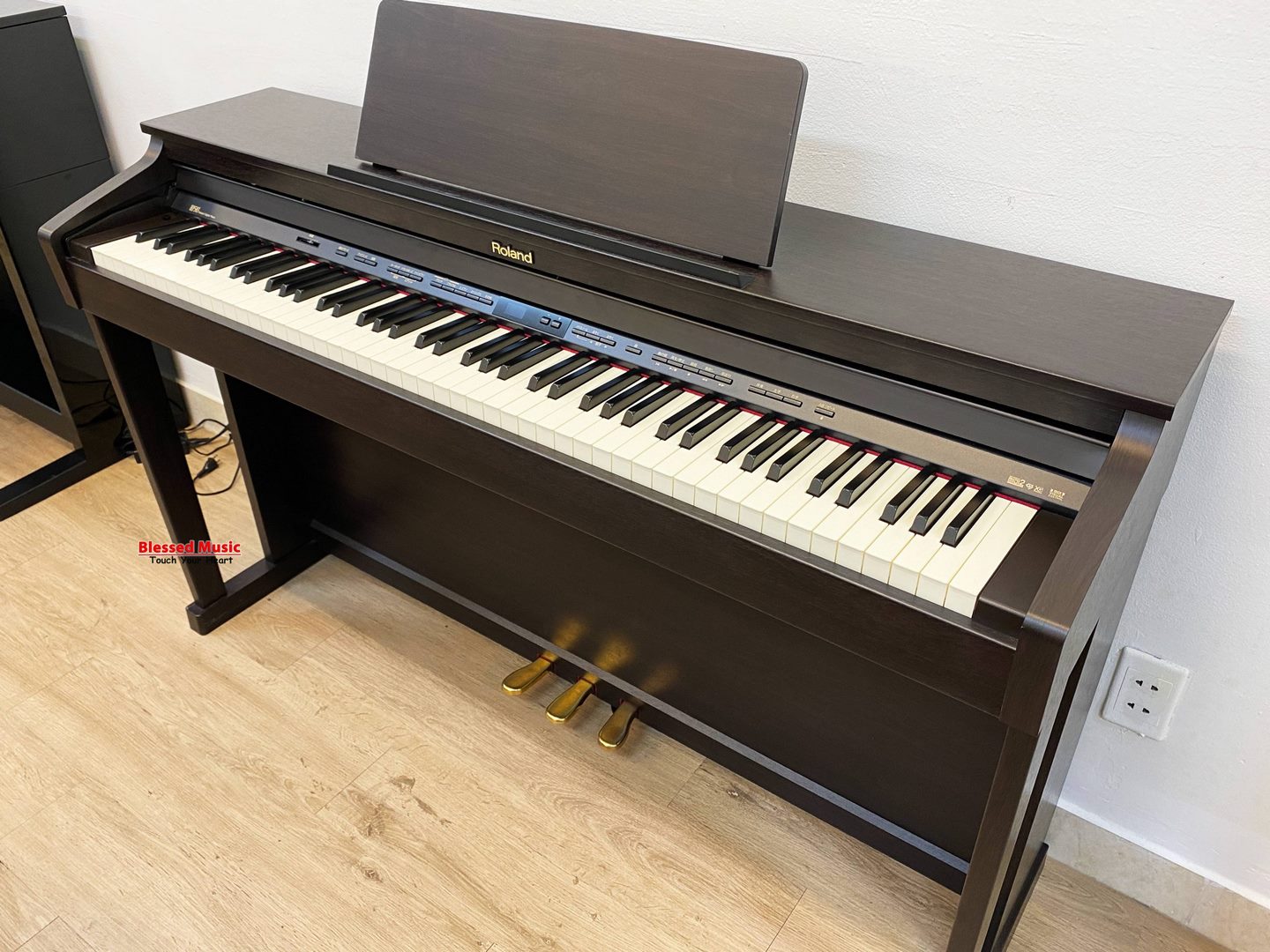Đàn Piano Điện Roland HP 503: Tổng Quan và Đặc Điểm Nổi Bật