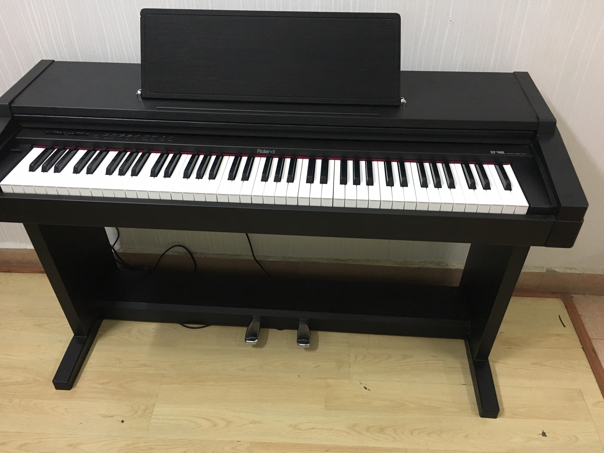 Đánh giá tổng quan về đàn Piano điện Roland HP 555G
