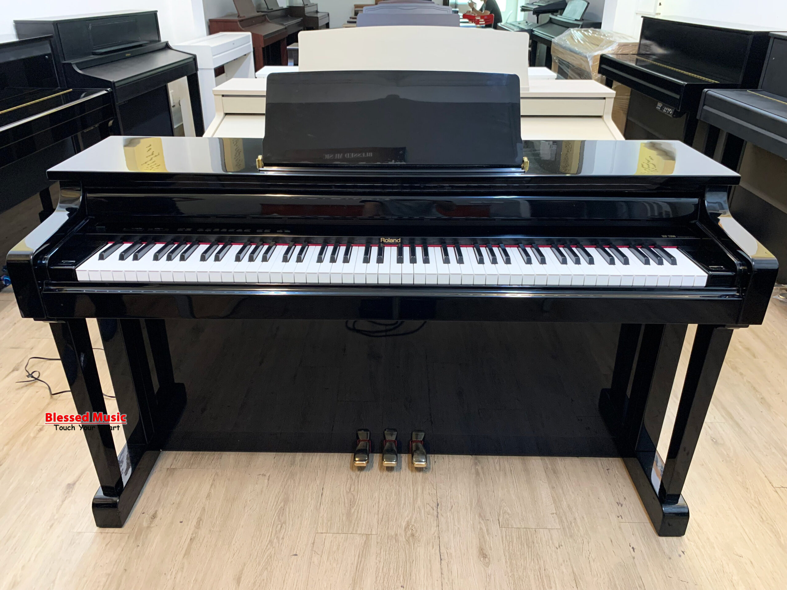 Đặc điểm nổi bật của đàn piano điện Roland HP 5700 PE