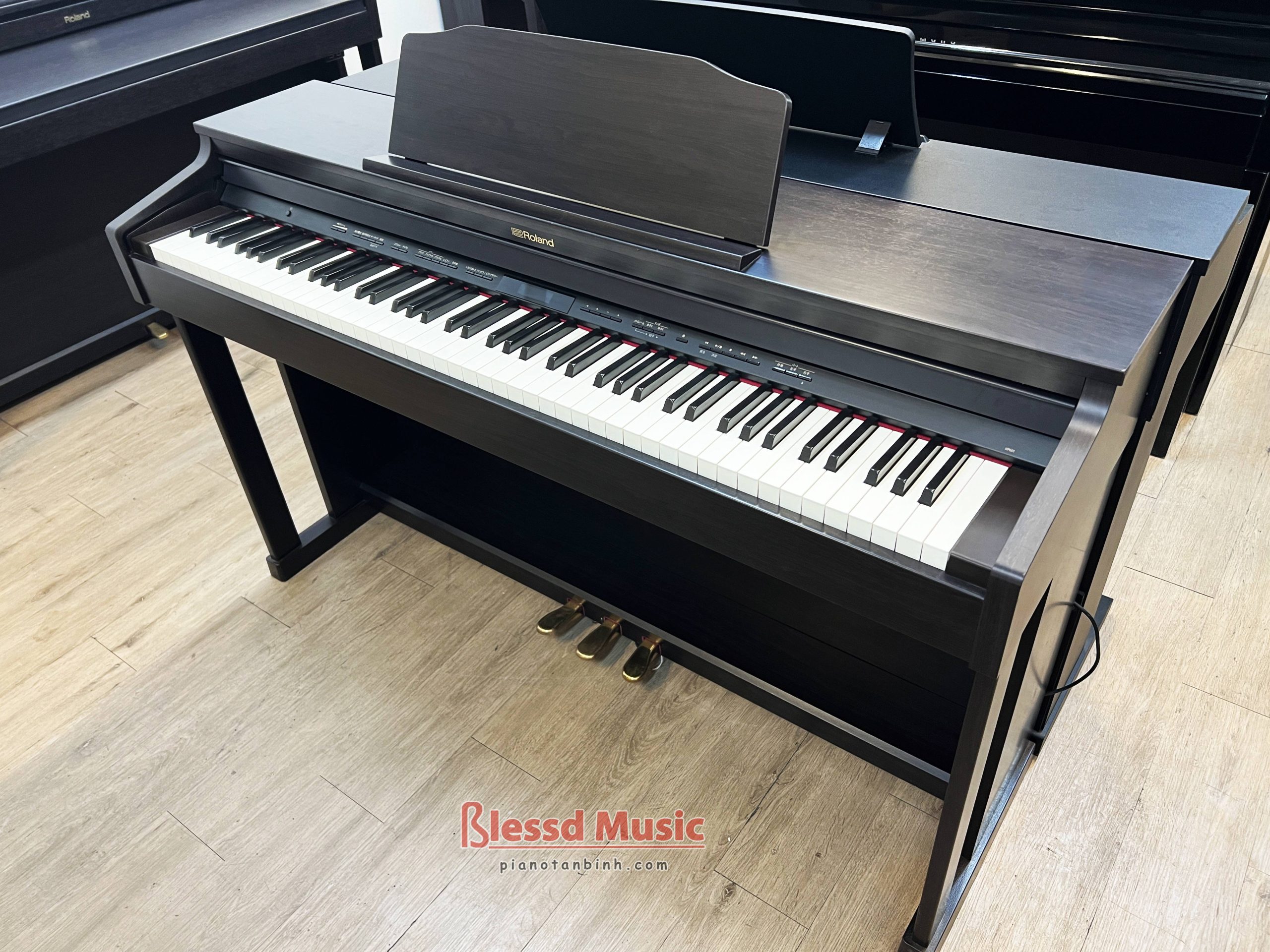 So sánh Đàn Piano Điện Roland HP 601 với các mẫu khác