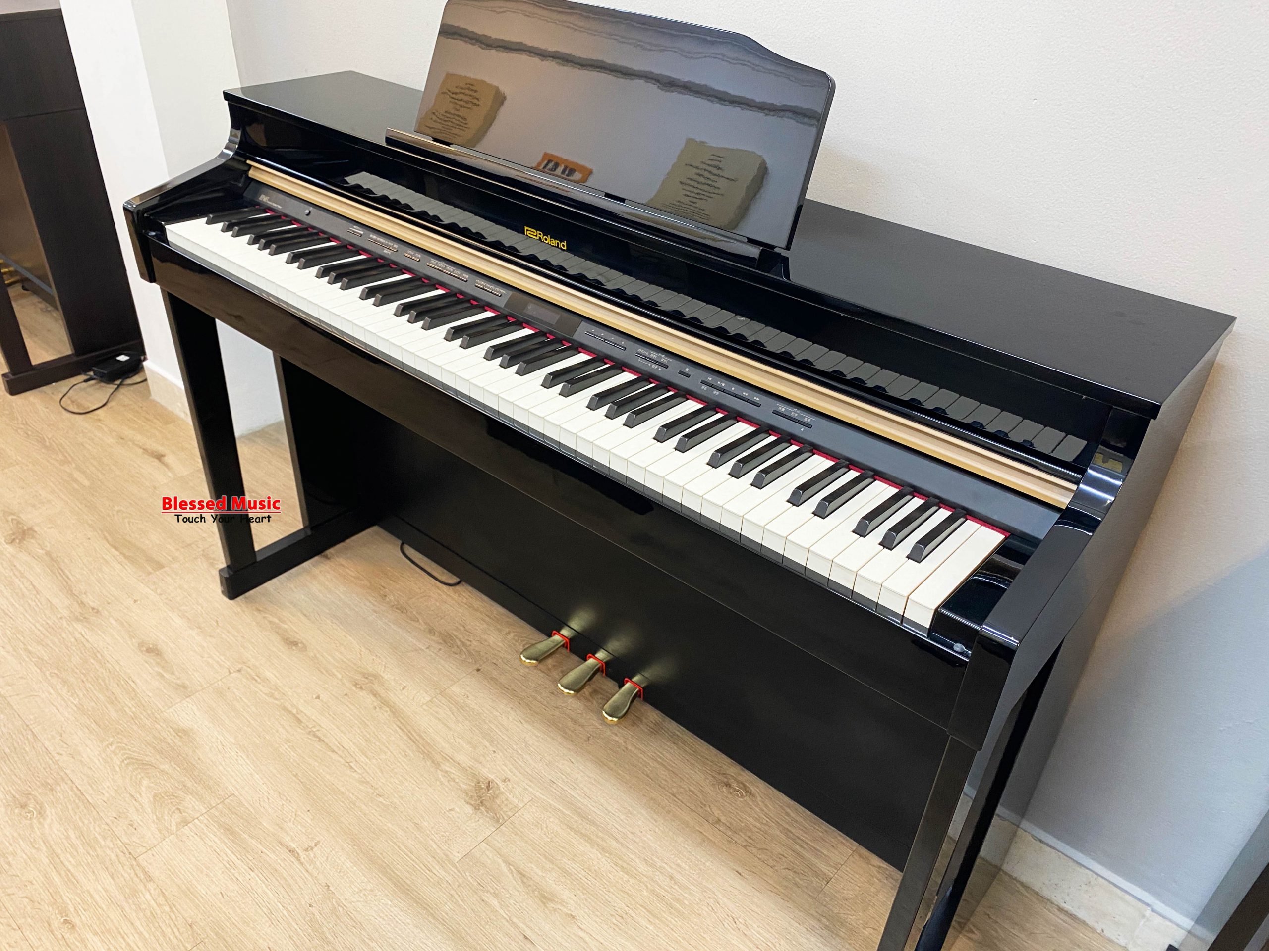 Đánh giá âm thanh và cảm ứng phím của Roland HP 603 PE