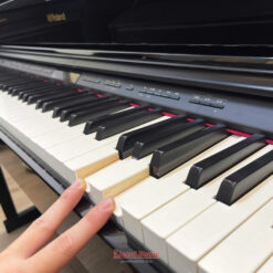 Đàn Piano Điện Roland HP 605 PE: Đánh Giá, Tính Năng Và Kinh Nghiệm Sử Dụng 2025