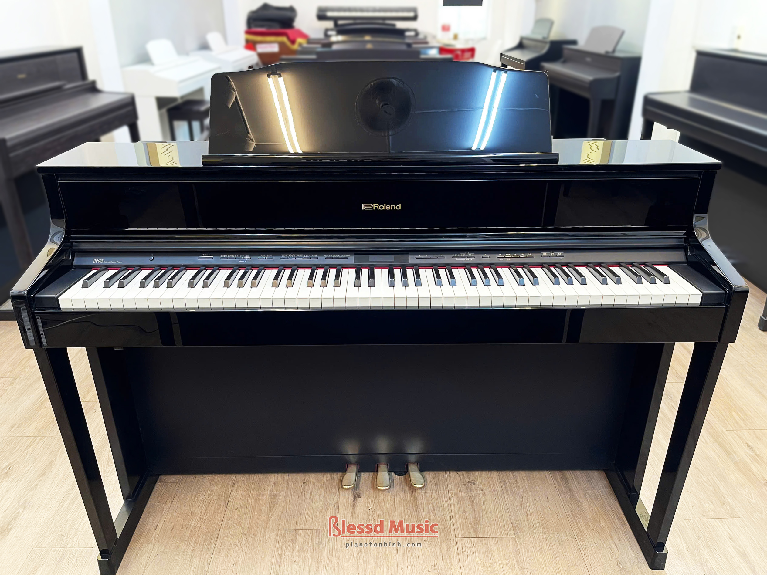 So sánh Đàn Piano Điện Roland HP 605 PE với các dòng sản phẩm khác