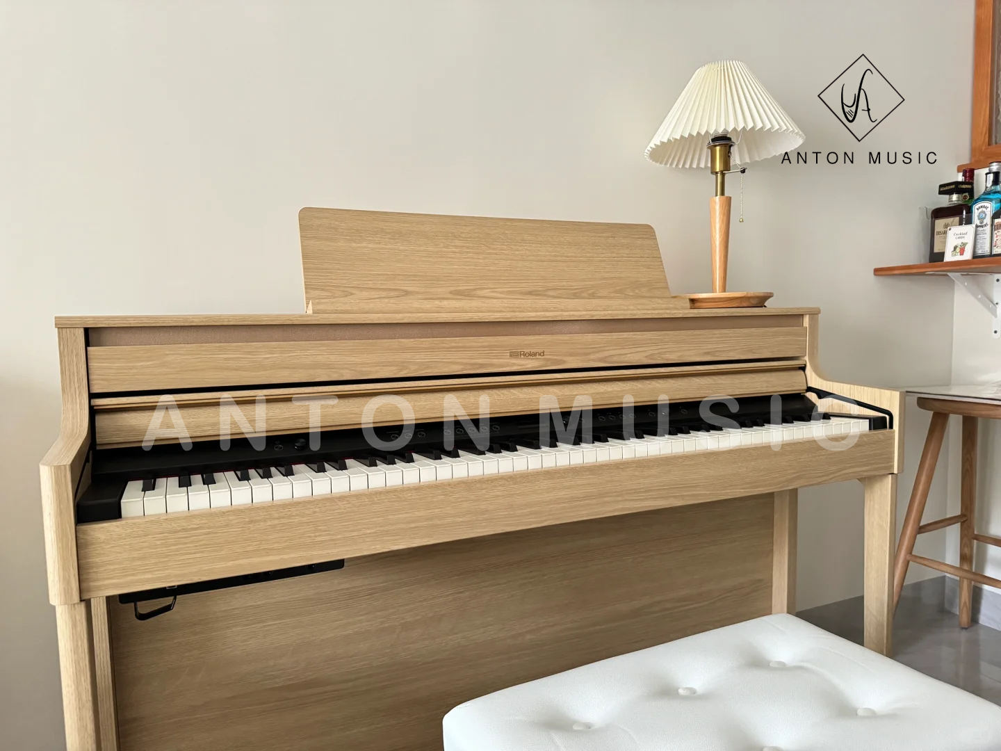 Lợi ích của việc sử dụng đàn piano điện Roland HP 704 trong học tập và biểu diễn