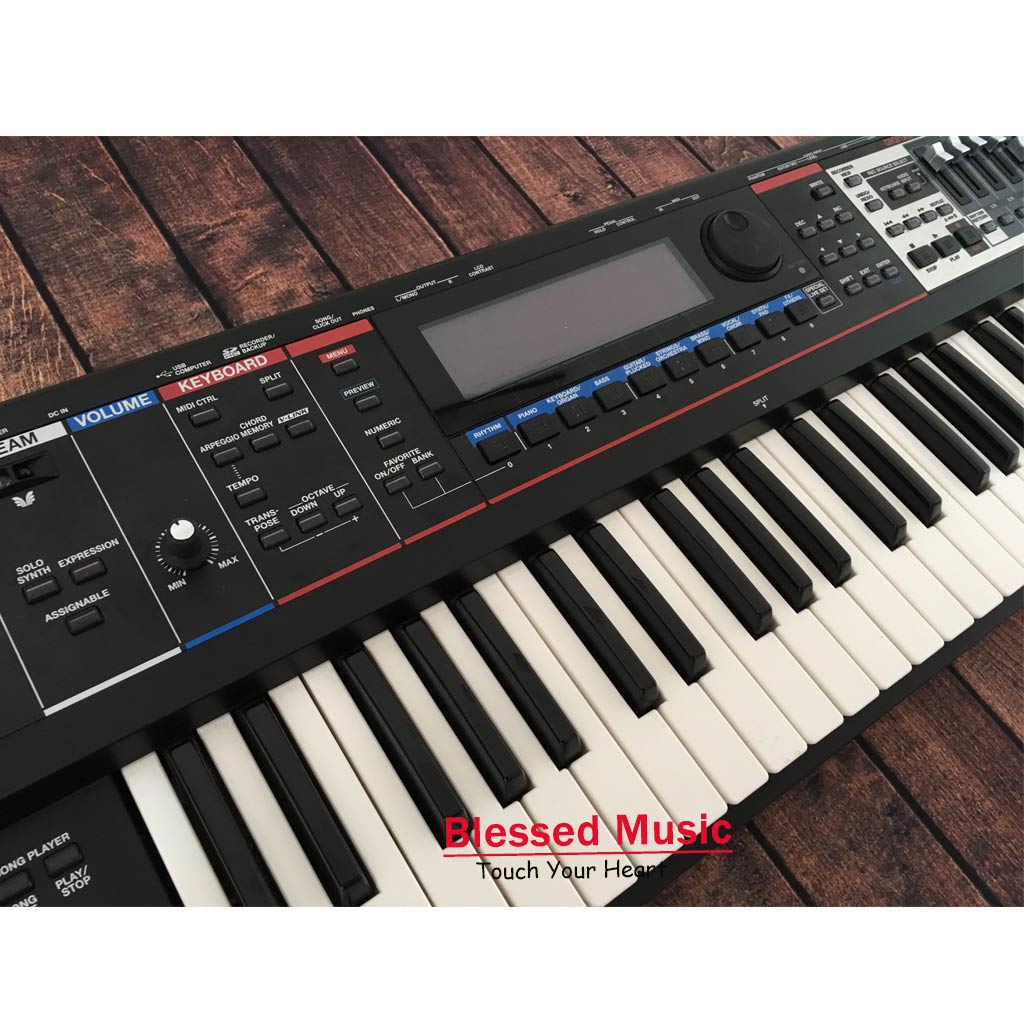 So sánh đàn piano điện Roland Juno Gi với các mẫu khác