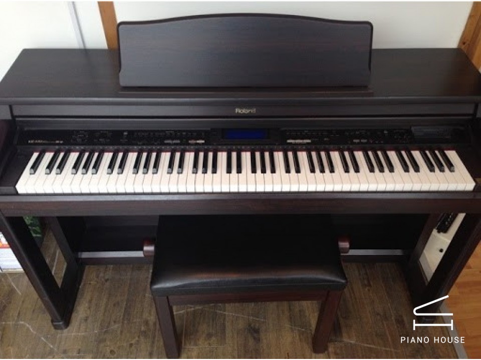So sánh Roland KR 570 với các dòng đàn piano điện khác