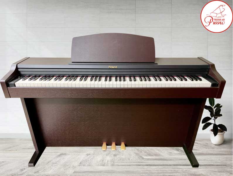 Lợi Ích của Việc Sử Dụng Đàn Piano Điện Roland MP 101 Trong Học Tập và Biểu Diễn