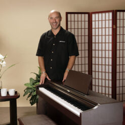 Đàn Piano Điện Roland RP 101: Đánh Giá Âm Thanh, Tính Năng Và Giá Cả Năm 2025