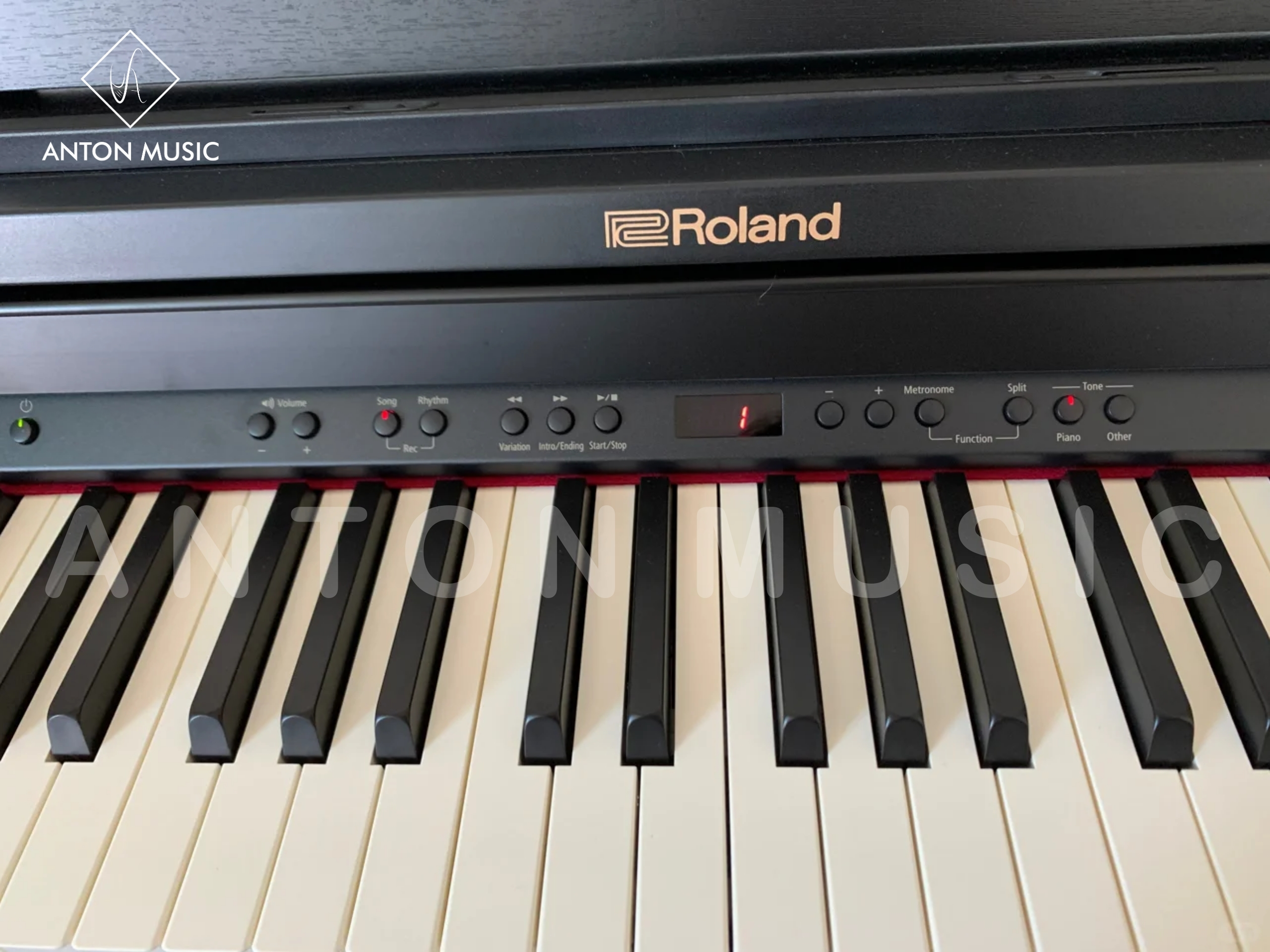 Âm thanh và hiệu suất chơi đàn của Roland RP 501R W