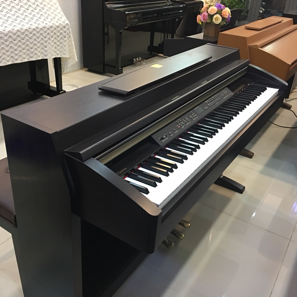 So sánh Đàn Piano Điện Yamaha CLP 240 với các sản phẩm cùng loại