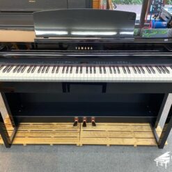 Đàn Piano Điện Yamaha CLP 470PE: Đánh Giá Chất Lượng Âm Thanh Và Tính Năng Kết Nối Năm 2025
