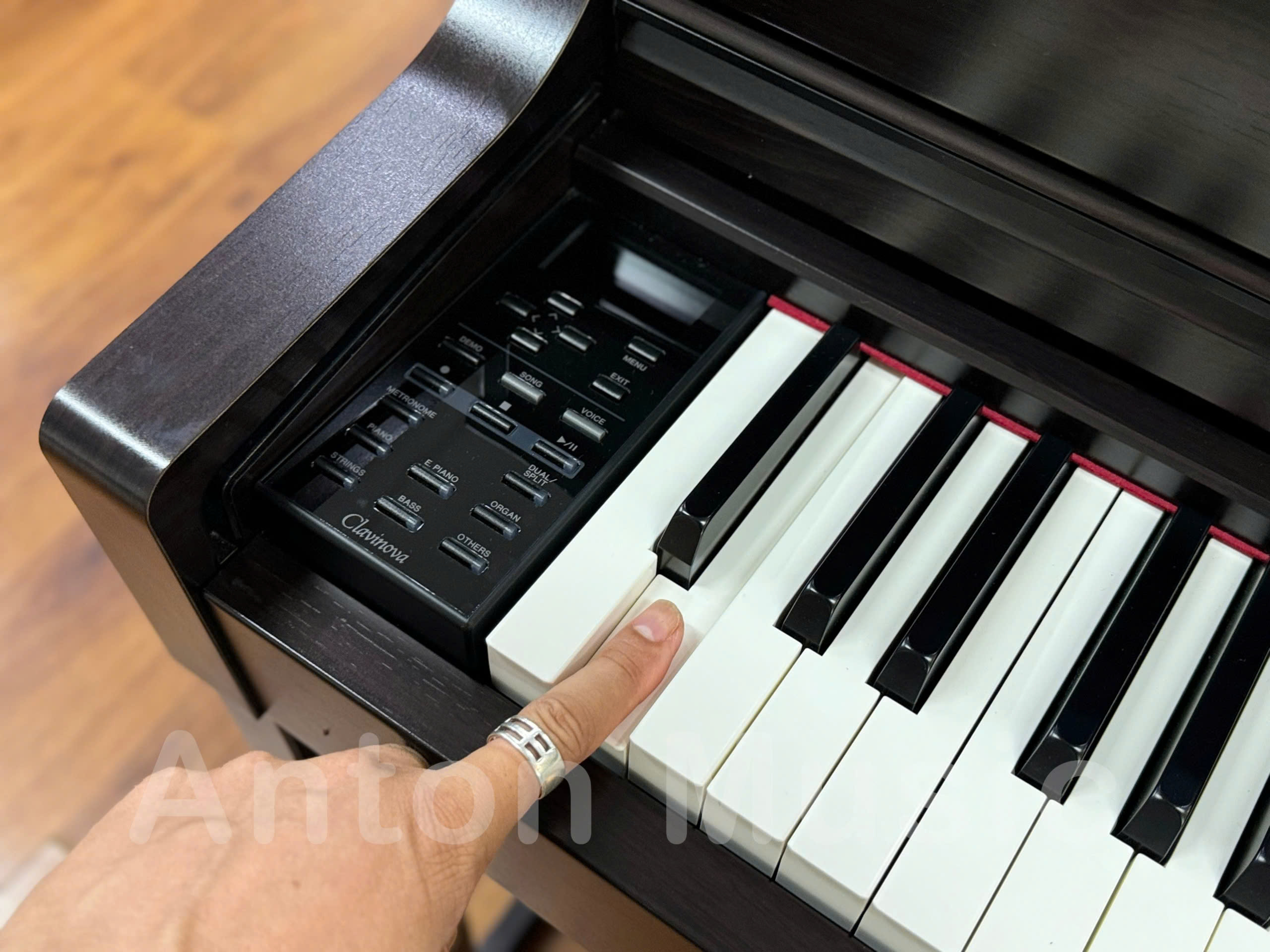 So sánh Yamaha CLP 535 PE với các mẫu đàn piano điện khác