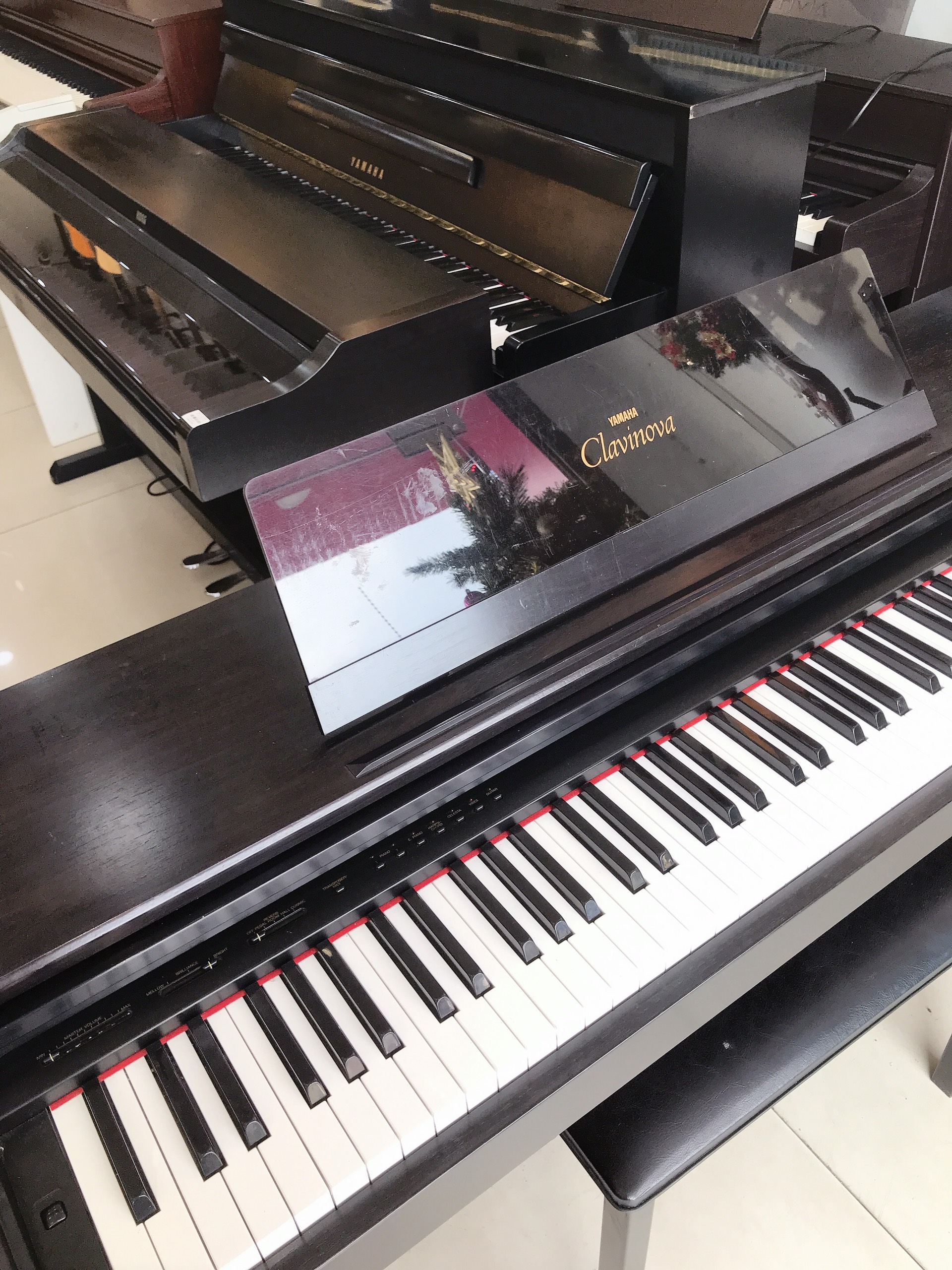 Đặc điểm nổi bật của đàn piano điện Yamaha CLP 570