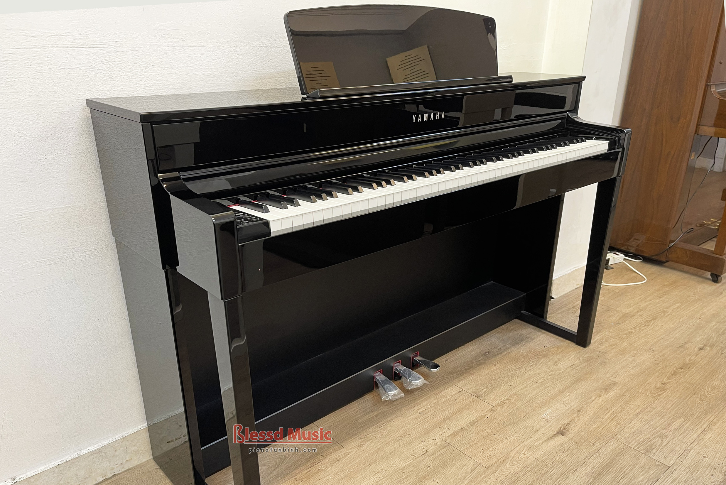 Đặc điểm nổi bật của đàn Piano điện Yamaha CLP 575 PE