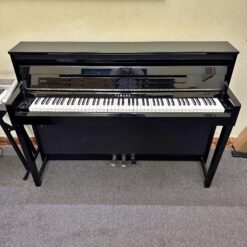 Đàn Piano Điện Yamaha CLP 585: Đánh Giá, Tính Năng Và Giá Cả Mới Nhất 2025