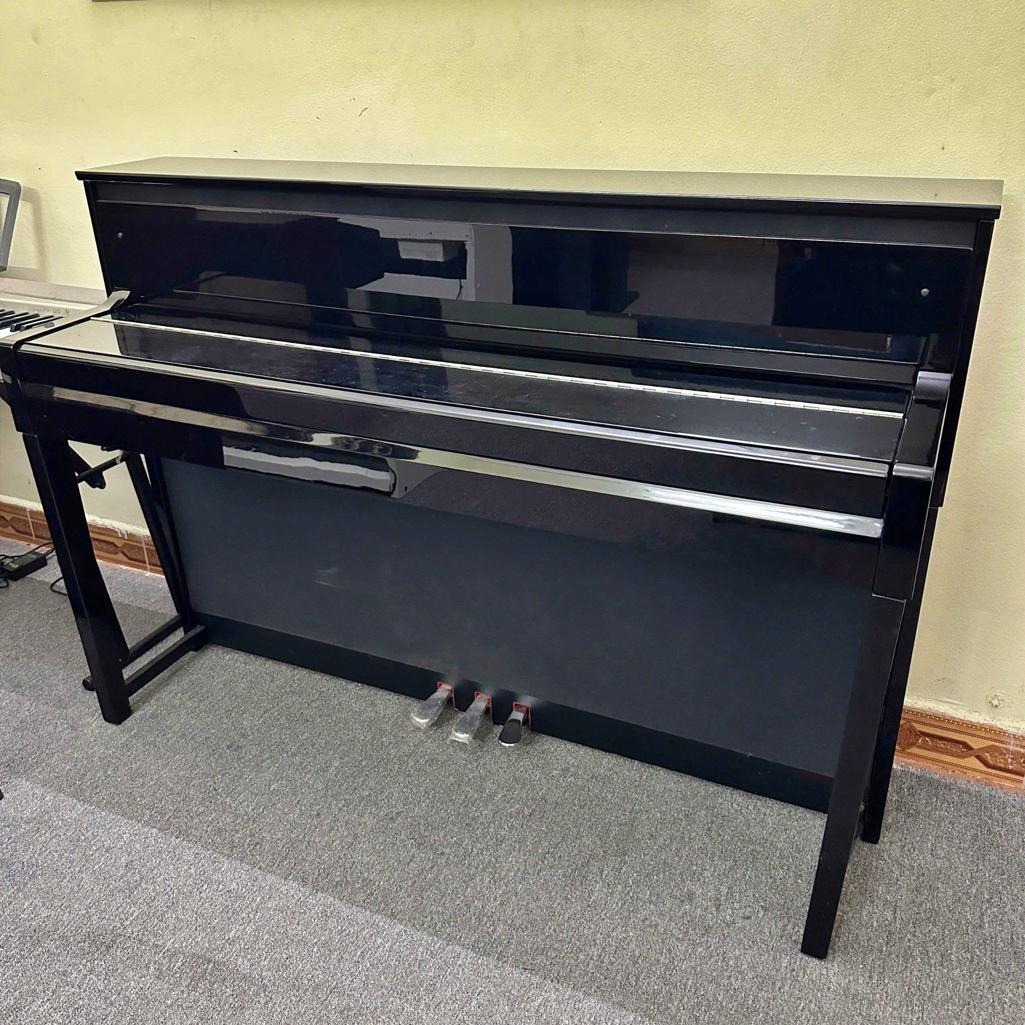 Đặc điểm nổi bật của đàn Piano Điện Yamaha CLP 585 PE