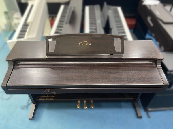 Đàn Piano Điện Yamaha CLP 711: Đánh Giá, Tính Năng Và Kinh Nghiệm Chơi Âm Nhạc 2025