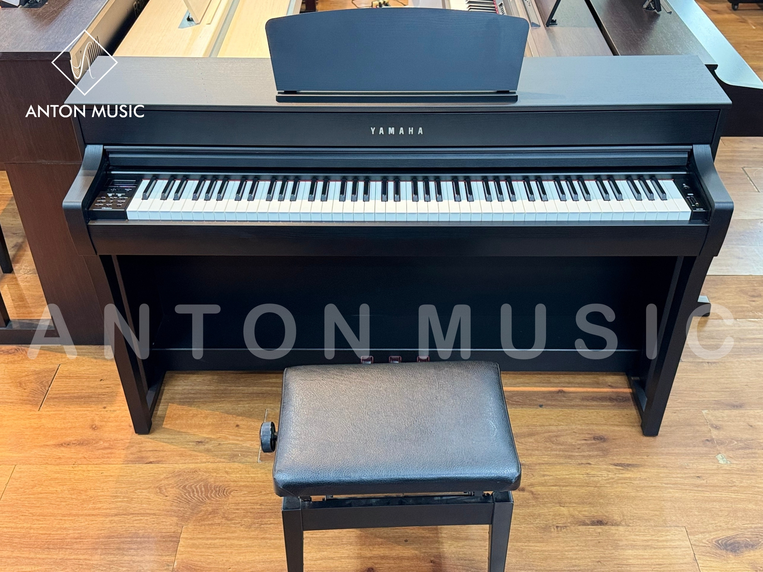 Đàn Piano Điện Yamaha CLP 735: Đặc Điểm Nổi Bật