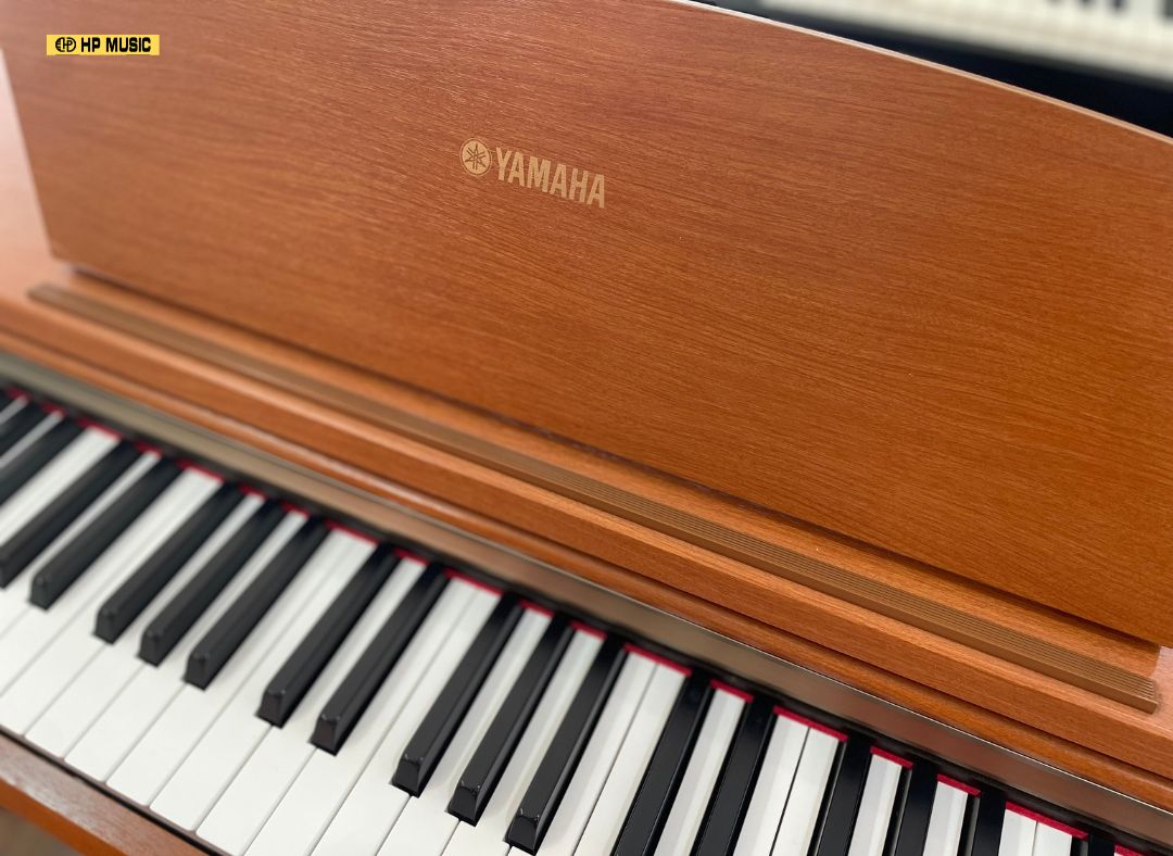 So sánh Yamaha J 7000 với các mẫu đàn khác