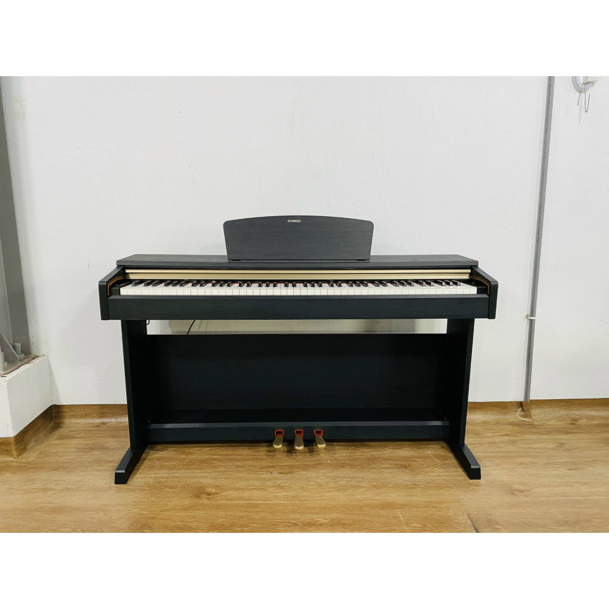 Tại sao chọn Yamaha YDP 151 cho việc học đàn?