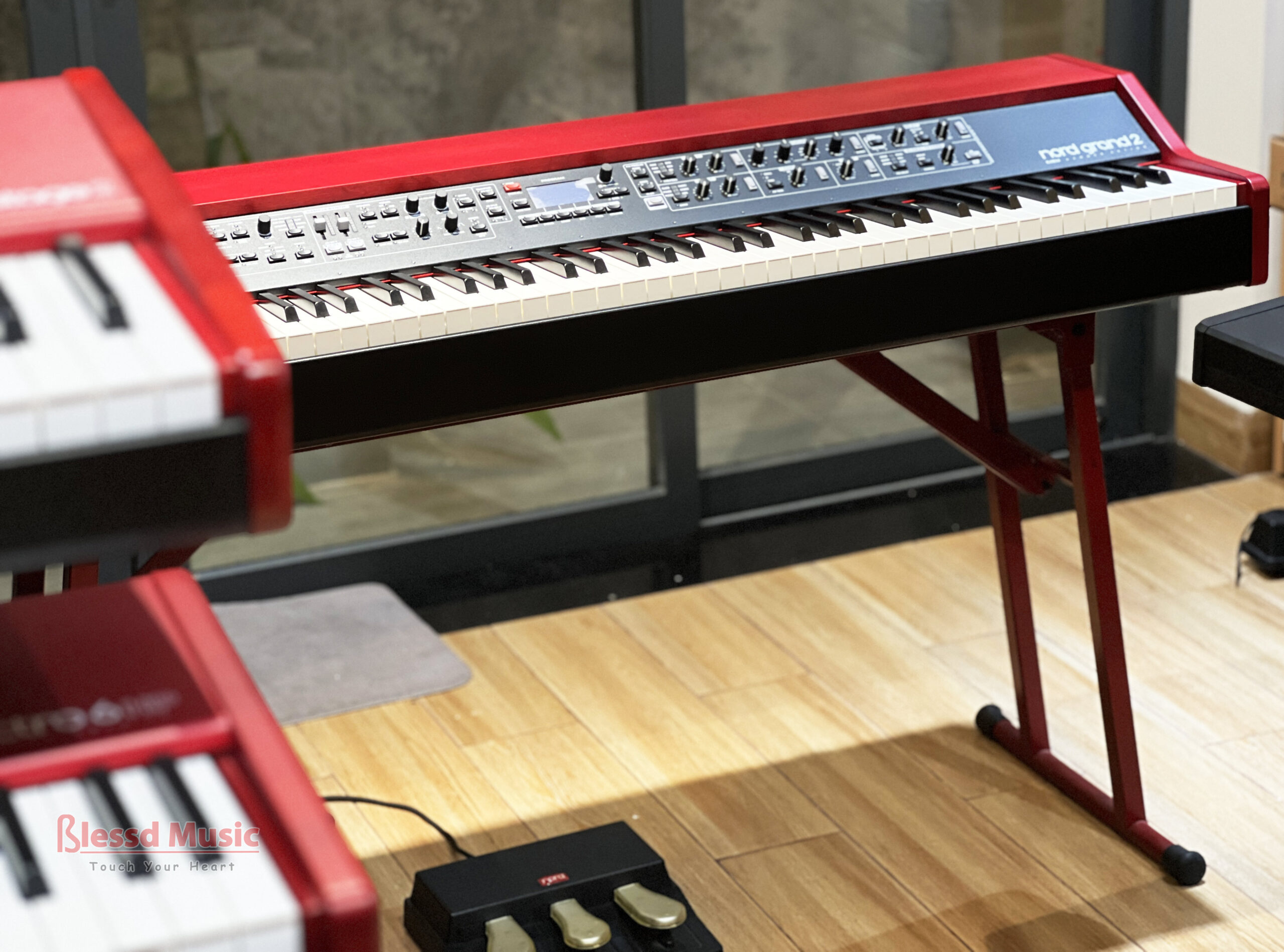 So sánh Nord Grand 2 với các dòng đàn piano khác