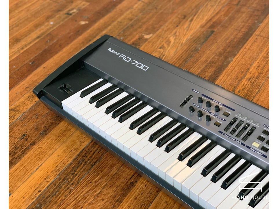 So sánh Roland RD 700NX với các mẫu đàn piano điện khác