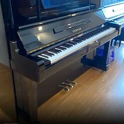 Piano Cơ Yamaha UX3 6 Piano Yamaha UX3